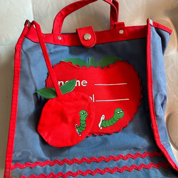 Vintage school bag with apple shaped snap coin purse - Picture 9 of 14